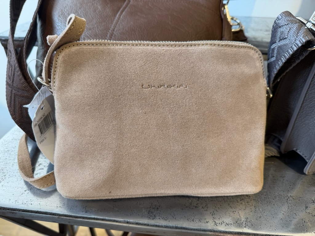 Ulrika Design Skinnväska Mocca halvmåne från Italien